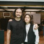 Iqbaal Ramadhan Instagram – Mencuri Raden Saleh hari ini pamit dari bioskop. Terima kasih karena udah jadi bagian dari Komplotan Raden Saleh.

…in the meantime, selamat menikmati sisa-sisa hasil tustel jepretan @jozz_felix dan saya👨‍🎨. Credits tercantum di pojok kanan post. 

NO, THIS IS NOT THE END. 🎡🎪🥊