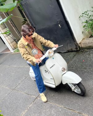 Iqbaal Ramadhan Instagram - Rangtangtangtang with my Darling sayang🛵💨