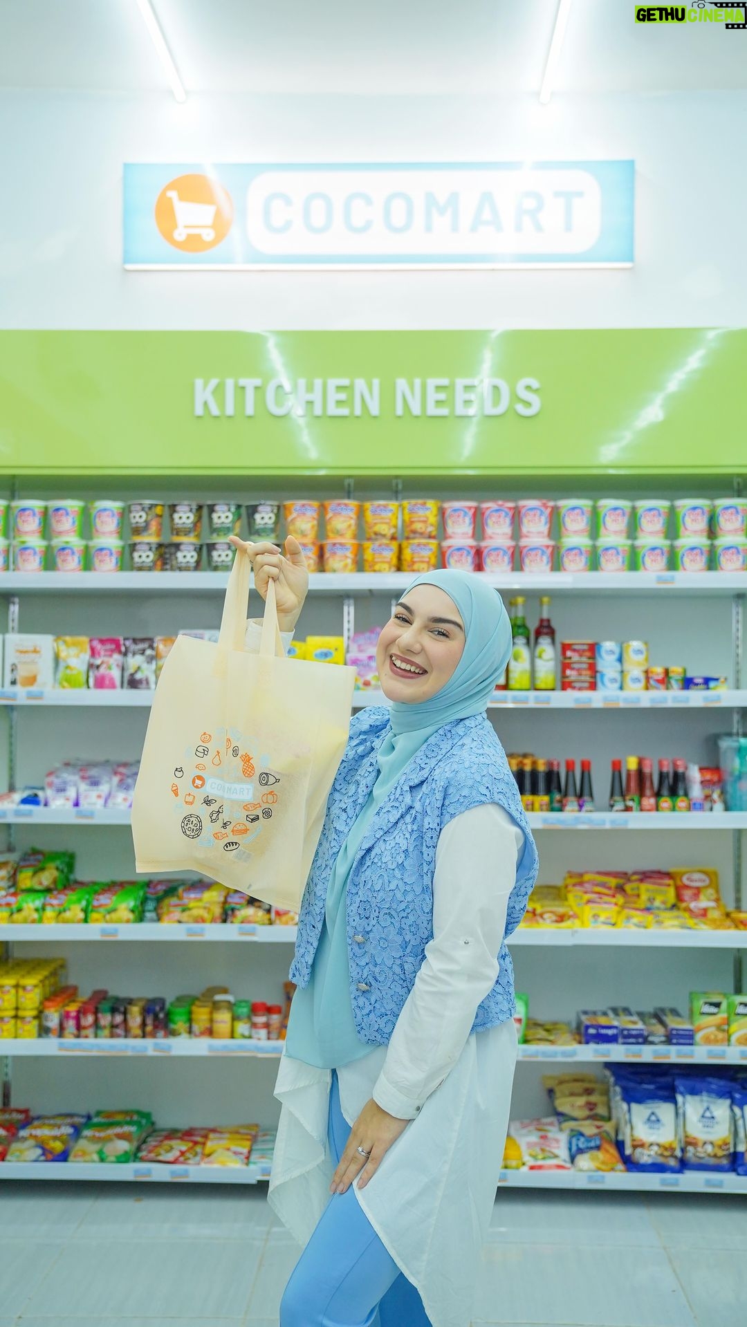 Irish Bella Instagram - Alhamdulillah, @cocomartstore sudah Grand Launching di Depok 🤍 Banyak promo super murah!! Semua kebutuhan dapur dan rumah lengkap disini. Dan untuk urusan daging ayam segar di Cocomart juaranya, super fresh dan harganya murah dibandingkan store lain ✨