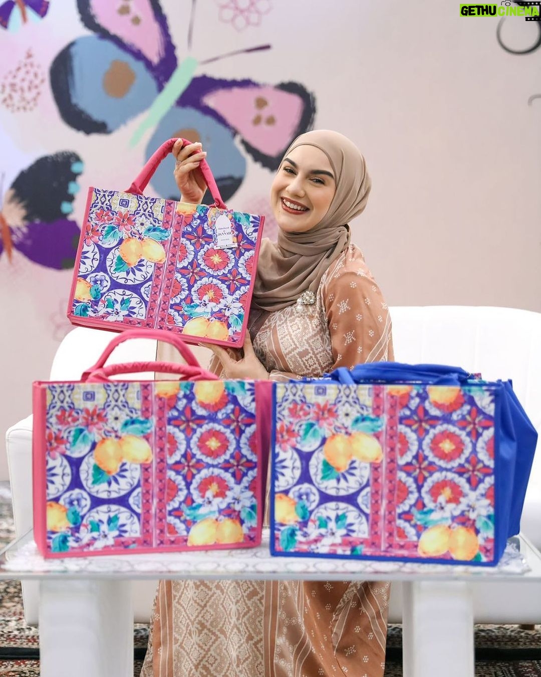 Irish Bella Instagram - Alhamdulillah, dengan rasa syukur yang mendalam begitu senang bisa menjadi bagian dari Sisterhood To Jannah π€ Begitu banyak ilmu baik yang diterima bersama teman-teman β¨ Semoga kita bisa saling memperbaiki dan saling mengajak untuk lebih baik. Thank to @mydreamgoodies sudah memberikan goodiebag yang cantik dan bagus untuk event Sisterhood To Jannah π€