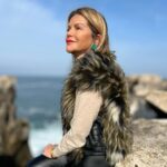 Isabel Angelino Instagram - O Mar 💙 . . . 📸 @alexandre.campos.costa Peniche, Portugal