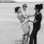 Isabel Durant Instagram - One of my favourite pastimes with two of my favourite people captured by one of my favourite photographers 🤙🫶🏻🥹 … never grow out of the zoomies 🕺🏼