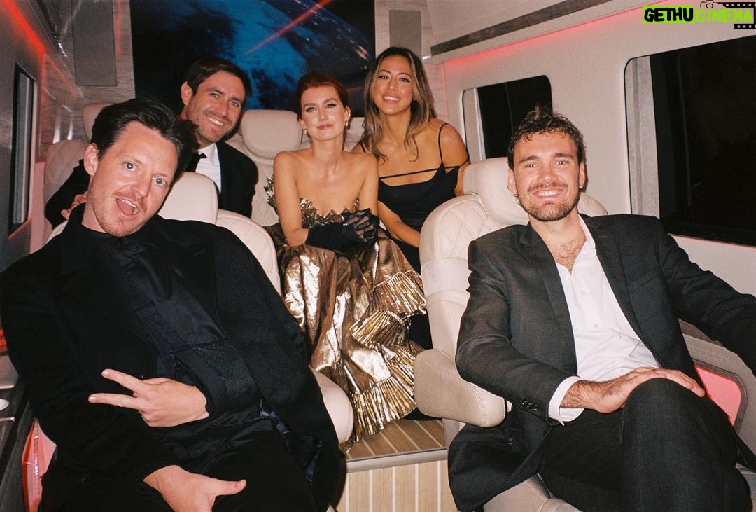 Isabel Durant Instagram - Grammys 2023! So much love for this family. Congratulations team @rufusdusol So proud of you all and the joy you bring into this world. 🙏🏼🥹🫶🏻 Photography by the one and only @michaeldrummondphoto X
