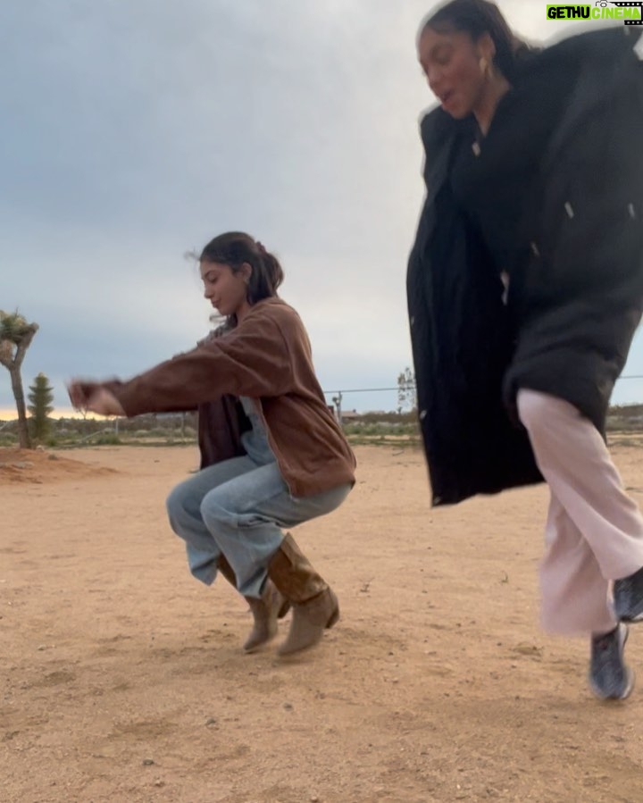 Isabella Ferreira Instagram - joshy tree
