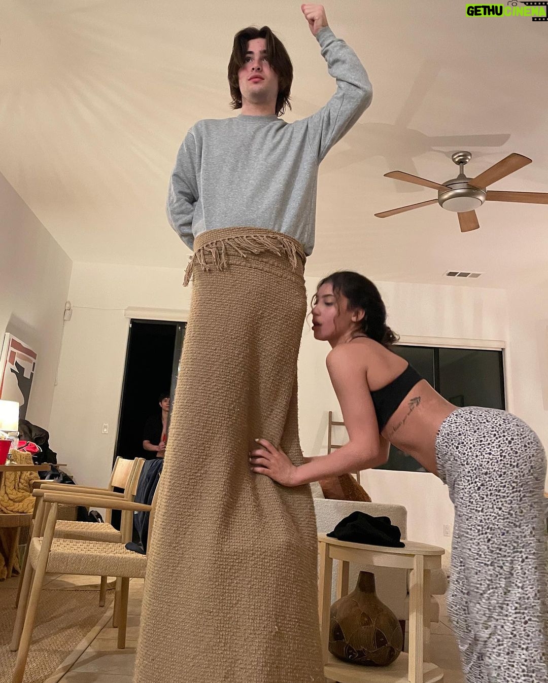 Isabella Ferreira Instagram - joshy tree