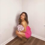 Isabella Ferreira Instagram – I’m free feb 14th and my favorite flowers are daisies btw