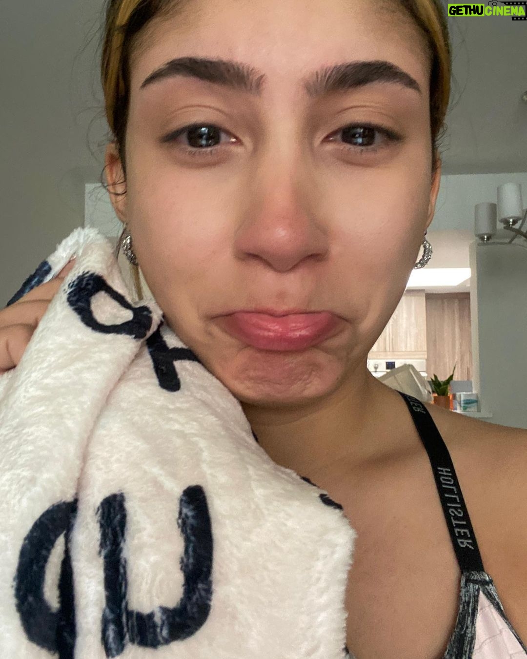 Isabella Ferreira Instagram - mi vida lately