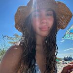 Isabella Ferreira Instagram - who wanna play mermaids?