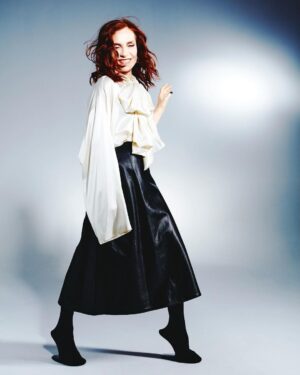 Isabelle Huppert Instagram - #tb @ellejapan 🇯🇵

📷 @dannykasirye 
@jonathan_huguet @morgane_martini @rudymartins @julievillanovanails