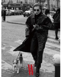 Isabelle Huppert Instagram - Merci @wmagchina 📸 #FengHai @mixwei_w @johnnollet @morgane_martini @julievillanovanails #wchina #thefirstissue Paris, France