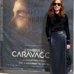 Isabelle Huppert Instagram - Festival de Rome with L’Ombra Di Caravaggio 28 décembre au cinéma #micheleplacido #lombradicaravaggio @lolitachammah #louisgarrel #riccardoscamarcio #federicavincenti @micaelaramazzotti @le_pacte_officiel Grazie @giorgioarmani Galleria Borghese