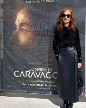 Isabelle Huppert Instagram - Festival de Rome with L’Ombra Di Caravaggio 
28 décembre au cinéma  #micheleplacido #lombradicaravaggio @lolitachammah #louisgarrel #riccardoscamarcio #federicavincenti @micaelaramazzotti @le_pacte_officiel Grazie @giorgioarmani