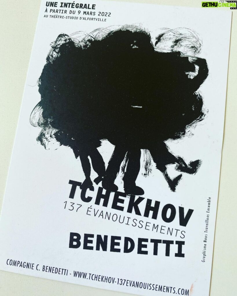 Isabelle Huppert Instagram - Formidable intégrale #Tchekhov par Christian Benedetti. On souhaite voir beaucoup d’autres spectacles comme ceux-là au Théâtre Studio d’Alfortville et pendant longtemps. @theatre_studio_94 @christian.benedetti