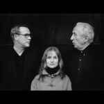 Isabelle Huppert Instagram - Pierre Soulages et Bob Wilson, une rencontre. 🖤 📷 #2 Marc Riboud