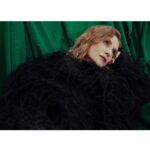 Isabelle Huppert Instagram - Merci @harpersbazaar_tw 🌸 📷 @martabevacqua @balenciaga #BAZAAR封面人物