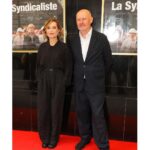 Isabelle Huppert Instagram - Sortie de #LaSyndicaliste au UK. @jpaulsalome @thebureaufilms @modernfilmsent @curzoncinemas #curzonmayfair @balenciaga 📸 @davebenett Curzon Cinema Mayfair