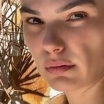 Isis Valverde Instagram – 🙃