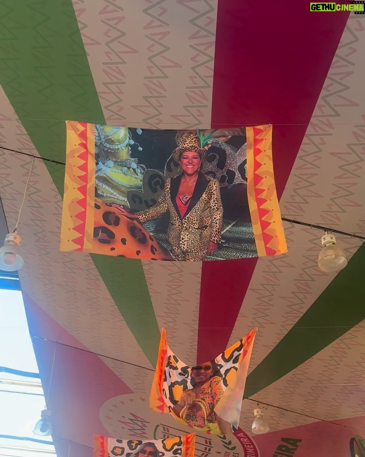 Isis Valverde Instagram - Samba, axé e @reginacase! Celebro vc! ❤️