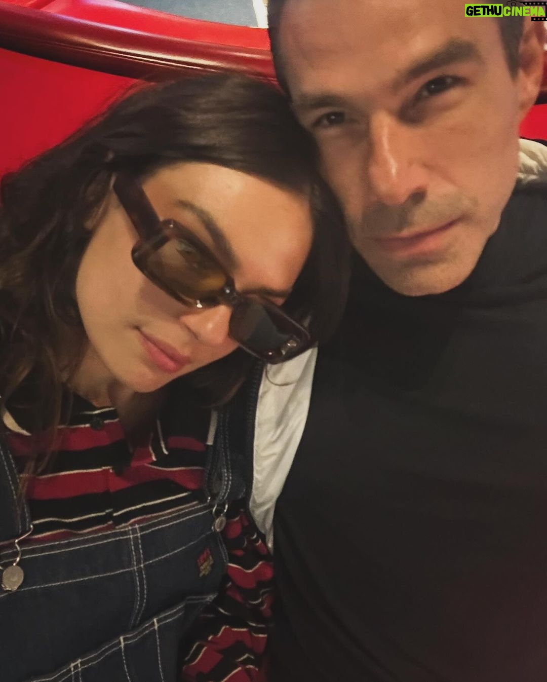 Isis Valverde Instagram - movie time! πΏπ₯π