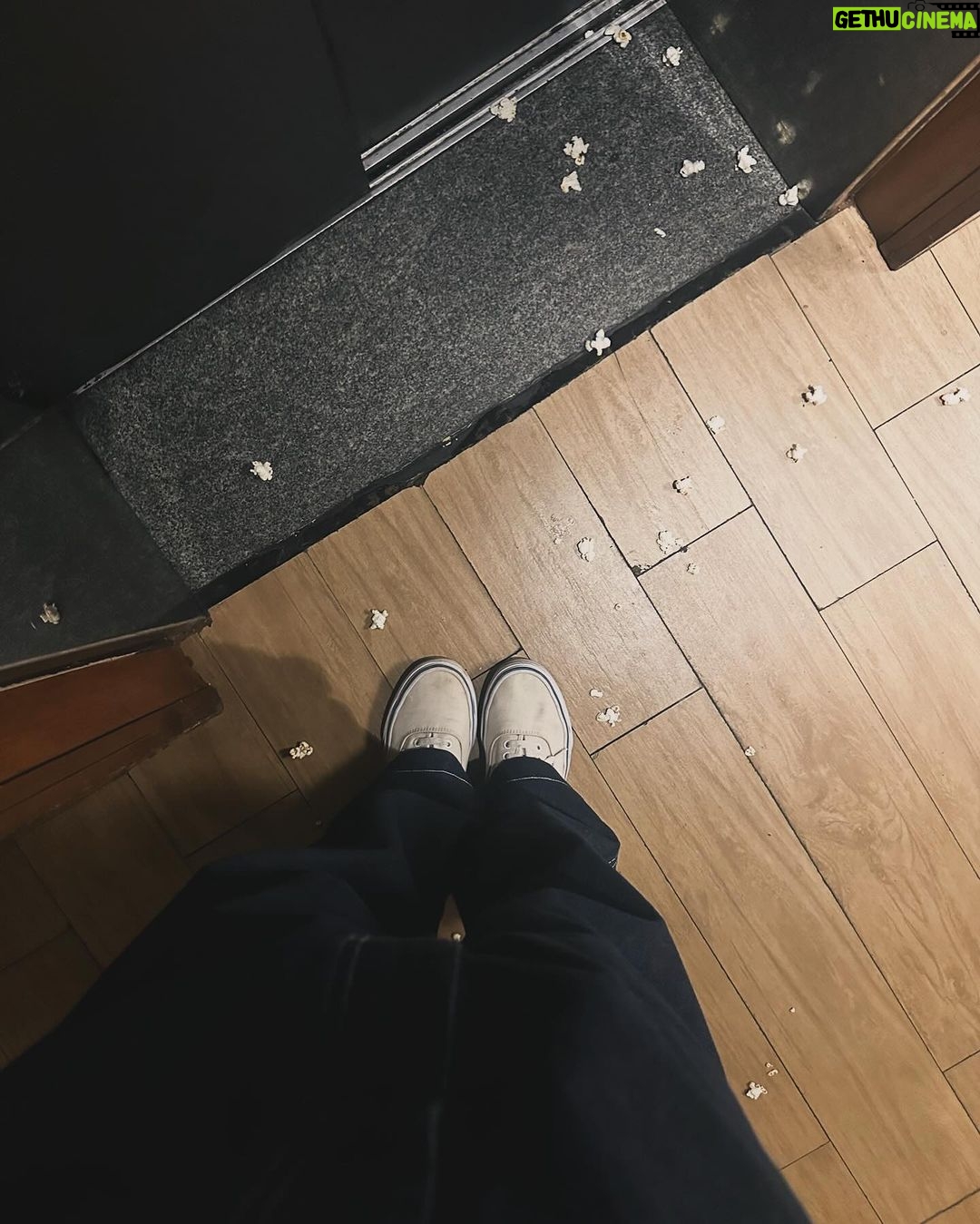 Isis Valverde Instagram - movie time! πΏπ₯π