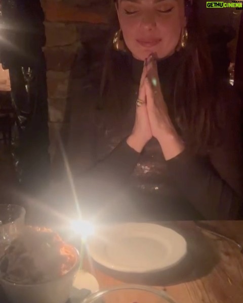 Isis Valverde Instagram - Amor, cumplicidade e saudades de quem se ama e não pode estar pertinho! GRATIDÃO seria a palavra pra esse universo imenso que me guarda! Sou grata e muito feliz com tudo que vem me sendo concedido, AMÉM❤️🙏🏼🌟