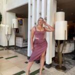 Iskra Lawrence Instagram - In my ✨ L I V I N G ✨ everyday to the fullest era! . . . . 🏷️ #midsizemodel #midsizefashion #cocktaildress #fashion #modeling #rarebeauty #selenagomez #taylorswift #midsizestyle #midsizegals #size12 #holidayoutfits #holiday #holidayfashion Texas