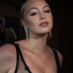Iskra Lawrence Instagram – In my Hollywood glam era. 💁🏼♀️ Thank you for the snatch and beat @veronicagaona! ✨
Comment “LINK” for to shop all the products used for this look:
@111skin Celestial Black Diamond Cream
@skyniceland Face Lift in a Bag
@armanibeauty
– Fluid Sheer Glow Enhancer in light pink
– Luminous -Silk Glow Setting Powder 4, 7, 8
– Luminous Silk Concealer 5, 5.75
– Luminous Silk Glow Blush in 11
– Eye Tint in 12, 99
– Lip Power in 109
– Eyes to Kill Mascara
@westmanatelier
– Face Trace Cream Contour in biscuit
– Baby Cheeks Blush in mimi
Nails by 👑 @ohchamomilenails 🌟
.
.
.
.🏷️
#modeling #beauty #makeup #glam #midsizemodel #beautyroutine #glam #hollywoodglam #eventglam #eventmakeup #luxurybeauty Texas
