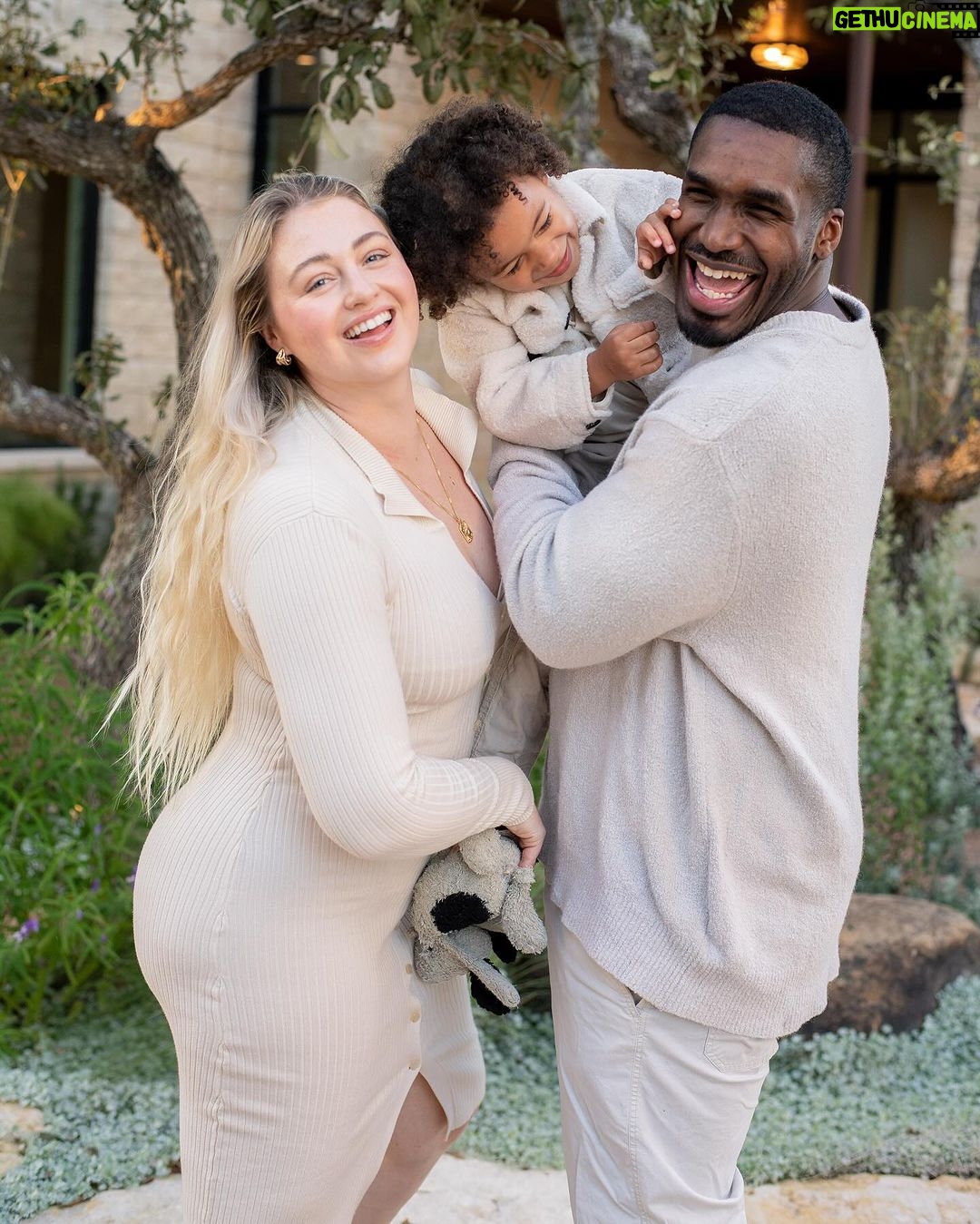 Iskra Lawrence Instagram - Help me choose our Christmas card pic, which is your fave??? Because there’s no way I can decide! 😬🥰 LMK in the comments your favorite! . . . . #familyphotos #christmasphotos #christmascard #holidayphotos #familyphotography #candidfamilyphotos Austin, Texas