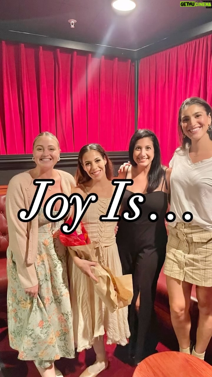Iskra Lawrence Instagram - Raising little humans with your best friends! What is joy to you? Tell me in the comments ⬇️ #momhood #joy #ittakesavillage #makingmemories #friendsthatarefamily
