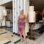 Iskra Lawrence Instagram - In my ✨ L I V I N G ✨ everyday to the fullest era! . . . . 🏷️ #midsizemodel #midsizefashion #cocktaildress #fashion #modeling #rarebeauty #selenagomez #taylorswift #midsizestyle #midsizegals #size12 #holidayoutfits #holiday #holidayfashion Texas
