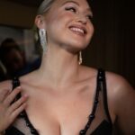 Iskra Lawrence Instagram – In my Hollywood glam era. 💁🏼♀️ Thank you for the snatch and beat @veronicagaona! ✨
Comment “LINK” for to shop all the products used for this look:
@111skin Celestial Black Diamond Cream
@skyniceland Face Lift in a Bag
@armanibeauty
– Fluid Sheer Glow Enhancer in light pink
– Luminous -Silk Glow Setting Powder 4, 7, 8
– Luminous Silk Concealer 5, 5.75
– Luminous Silk Glow Blush in 11
– Eye Tint in 12, 99
– Lip Power in 109
– Eyes to Kill Mascara
@westmanatelier
– Face Trace Cream Contour in biscuit
– Baby Cheeks Blush in mimi
Nails by 👑 @ohchamomilenails 🌟
.
.
.
.🏷️
#modeling #beauty #makeup #glam #midsizemodel #beautyroutine #glam #hollywoodglam #eventglam #eventmakeup #luxurybeauty Texas