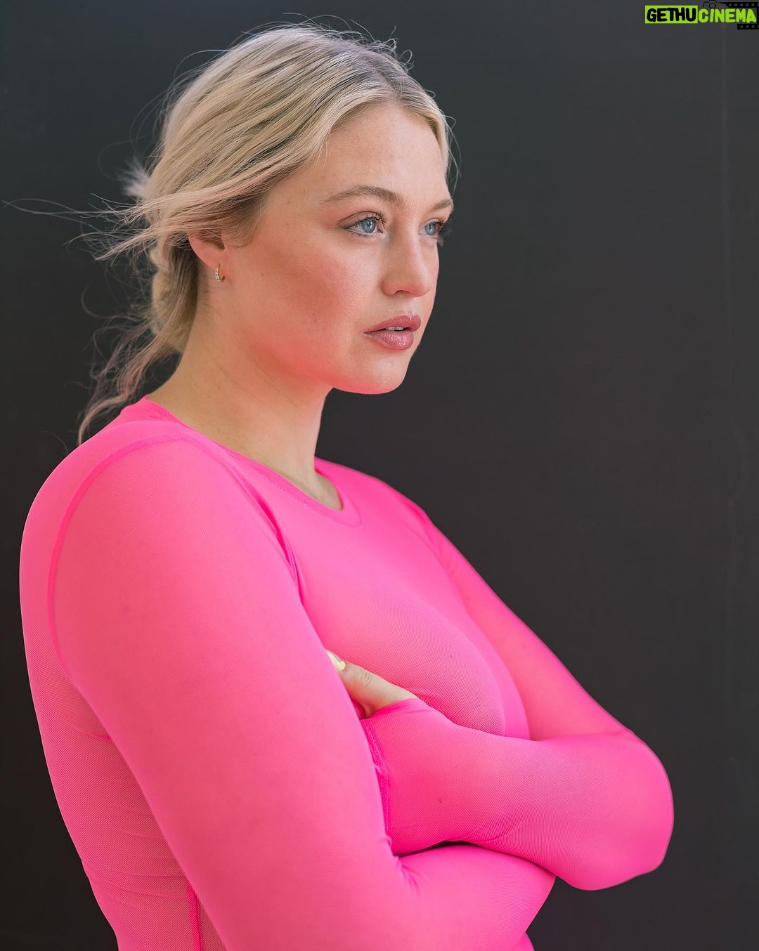 Iskra Lawrence Instagram - Shooting with your bestie @lanezphoto >>>> There’s so much magic with raw unretouched images ✨ Shot @tsi.studio in Austin - shout-out to my girl @arielleolfers the space was so beautiful thank you 🥰 Austin, Texas