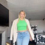 Iskra Lawrence Instagram - LA vlog is live on my YouTube @iskra (link in bio)🔗 🔥 come to @createcultivate @vidcon and @lastylemagazine awards with me🥰 Comment 💚💚💚 for links to this fit or find everything on my LTK and links in my IGS LTK highlight🔗 . . . . #midsizestyle #midsizestyle #midsizefashion #ootd #grwm #size12 #outfitideas #outfitinspo #momstyle Los Angeles, California