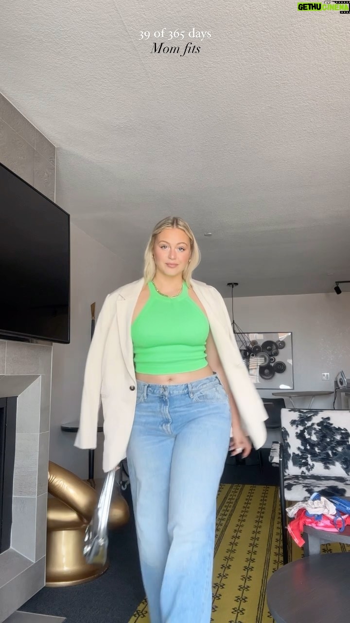 Iskra Lawrence Instagram - LA vlog is live on my YouTube @iskra (link in bio)π π₯ come to @createcultivate @vidcon and @lastylemagazine awards with meπ₯° Comment πππ for links to this fit or find everything on my LTK and links in my IGS LTK highlightπ . . . . #midsizestyle #midsizestyle #midsizefashion #ootd #grwm #size12 #outfitideas #outfitinspo #momstyle Los Angeles, California