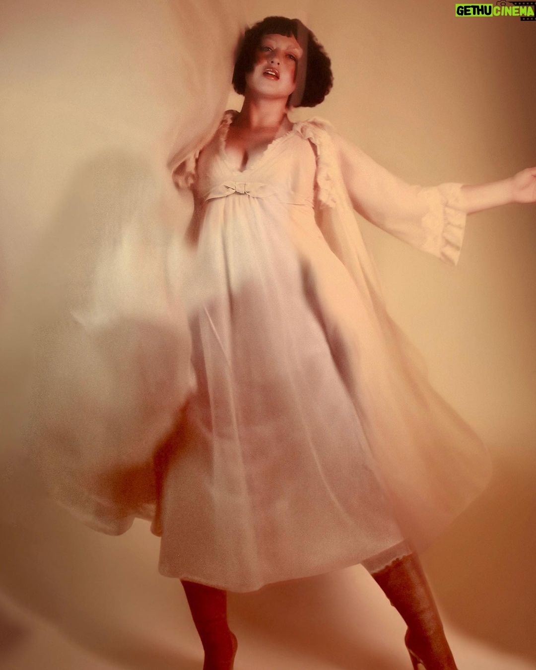 Iskra Lawrence Instagram - New characters unlocked🔓 what should we them??? Thank you to everyone who got creative with us: Creative director, Photographer, Stylist, MUA & Editor @hollie_dee_hart Model @iskra Photography Assistant @meli.ssacail Wigs @coco_coquette Clothing @poisonkittenz @side_kitsch_vintage . . . . Austin, Texas