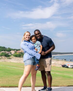 Iskra Lawrence Instagram - My family

My home, here in Austin. How did this girl from a small town in the middle of England (that even most English people haven’t heard of) end up here

If you ever would have asked me this is what my life would be I would have never believed it

Yet it feels so familiar, like I already knew this is exactly where I’m meant to be 

If you’re questioning where you’re going to end up…just let God, your gut, your energy lead you, because you’re already on your way

My heart is so full of love, thank you @lmcingvale for bringing us together every year for the most special celebration I’m forever grateful