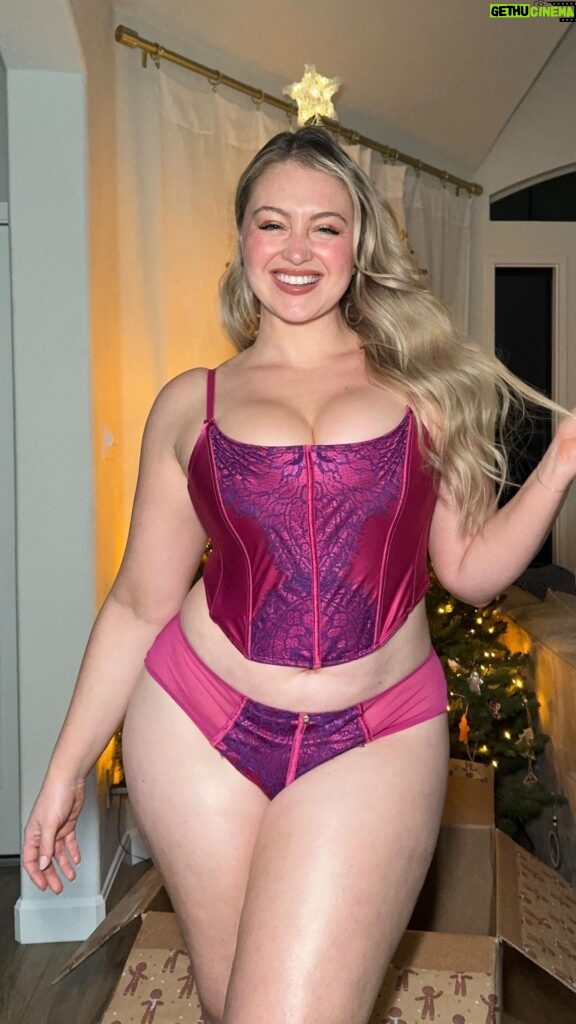 Iskra Lawrence Instagram - Which is your fave @adoreme look: 1, 2, 3 or 4? #adoremepartner Everything is linked on my IGS for you with my sizing info This was so fun to make, thanks for getting creative with me baby and thinking outside the box. 🎁 #adoreme #size12 #midsizestyle #midsizefashion #wintervibes #winterstyle #winteroutfits