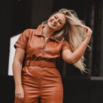Iskra Lawrence Instagram - feels good to be back NYC🍎 Shooting @hutch_design with @madisonlanephoto Makeup by @veronicagaona Thank you @ebeggins for a wonderful day love working with you🥰 . . . . #midsize #midsizestyle #midsizefashion #fordmodels #nyc #springfashion #springoutfit #springstyle #springdress