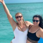 Iskra Lawrence Instagram - It’s ok to not be ok. What does that mean to you? For me it frees me from feeling like perfect exists Or the expectation that everyday will feel the same, and that unknowing as scary as it that exploration of yourself and the world is what living is all about Your feelings are always valid, and if someone tells you otherwise they’ve got their knickers in a twist 🤷‍♀️ Is there a reminder you’re telling yourself in 2024 or a phrase that empowers you? Turks And Caicos