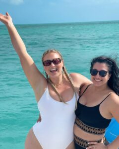 Iskra Lawrence Instagram - It’s ok to not be ok. What does that mean to you? For me it frees me from feeling like perfect exists Or the expectation that everyday will feel the same, and that unknowing as scary as it that exploration of yourself and the world is what living is all about Your feelings are always valid, and if someone tells you otherwise they’ve got their knickers in a twist 🤷‍♀️ Is there a reminder you’re telling yourself in 2024 or a phrase that empowers you? Turks And Caicos