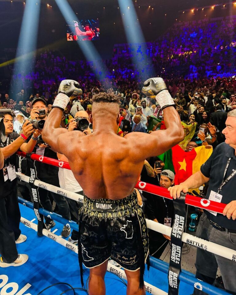 Israel Adesanya Instagram - Against all odds and coming out on TOP‼️ Stepping into the squared circle and going toe to toe with the greatest heavyweight in boxing. My brother @francisngannou …YOU SHOOK UP THE WORLD‼️ 🌍 Riyadh, Saudi Arabia