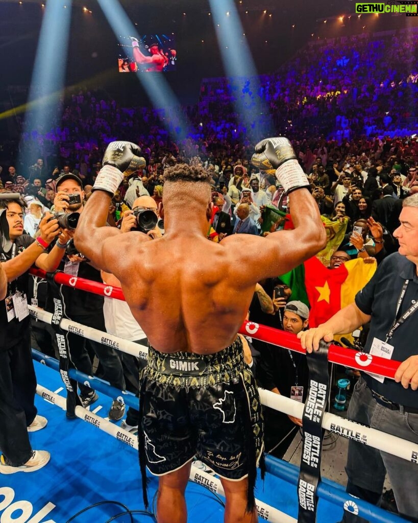 Israel Adesanya Instagram - Against all odds and coming out on TOP‼ Stepping into the squared circle and going toe to toe with the greatest heavyweight in boxing. My brother @francisngannou …YOU SHOOK UP THE WORLD‼ 🌍 Riyadh, Saudi Arabia