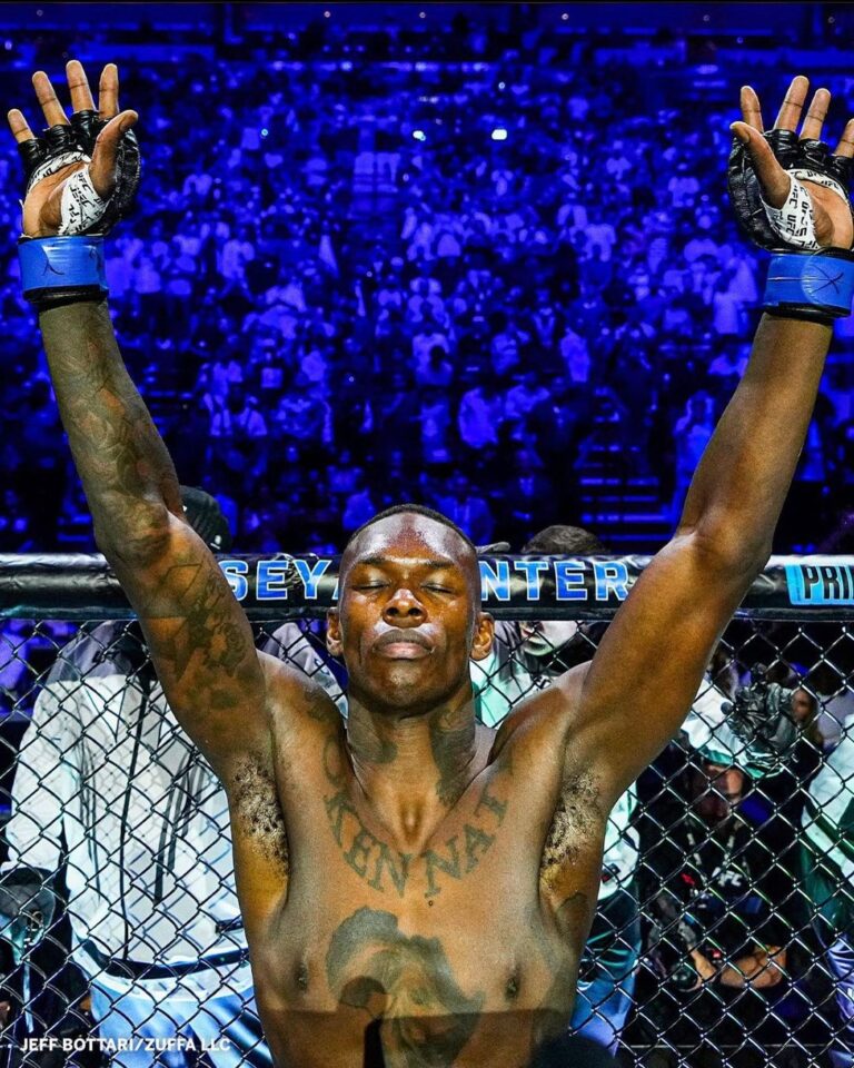 Israel Adesanya Instagram - . 💫🌍☄️ ✨🙌🏾✨ Lift your head up high And scream out to the world 
