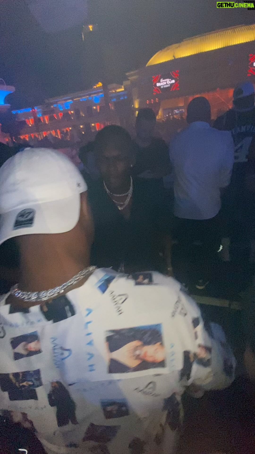 Israel Adesanya Instagram - They act like 2 Legends can not coexist!!! “Look at us” indeed brotha @stylebender 🫱🏾🫲🏿 🥰🤴🏾, Y’all wanted us to dance hear you go!!! #kings #brothers #warriors #champion #blackexcellence #winning #history #fyp #fypシ #fy #fypage #for #foryou #foryoupage #foryourpage #legends #reels