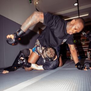 Israel Adesanya Instagram - 🛡️⚔️🛡️
“We both have South Africans to deal with.”
#saylessdomore #threads #stichemup 🪡