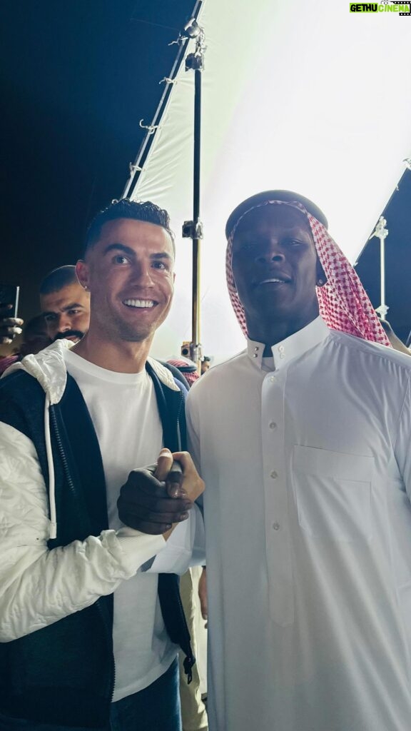 Israel Adesanya Instagram - ⚽🐐✨ I always appreciate the love from greats who recognize the realness! Saudi Arabia in March…tempting hahaha 😂🍹🏝