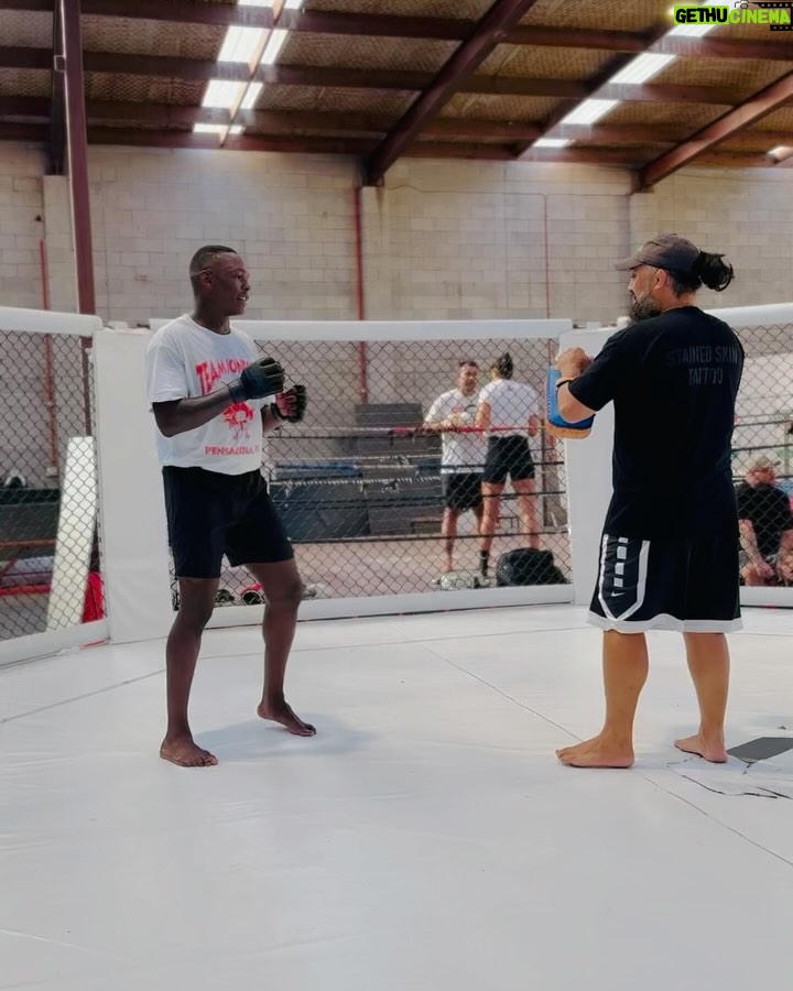 Israel Adesanya Instagram - 📰………….🗞️ “It’s good to see you smiling in the gym again brother.” Best words I’ve heard come my way all day…it wasn’t said by Eugene lol. He called me a Dickhead and I called him Fat. Then we hit pads. Great day today!! 😊✨ City Kickboxing