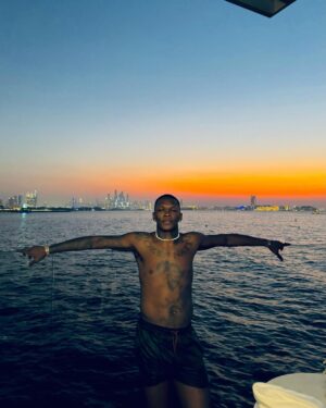 Israel Adesanya Instagram - 😊 幸福 🥳
