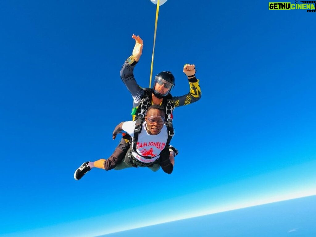 Israel Adesanya Instagram - ☁️🦅🌪️ “In a sky full of people, only some want to fly…isn’t that crazy?!”…Thank you Jason and Debbie at @skydivedubai for an awesome experience. I don’t fear death, I fear not living life to thee absolute fullest, we’re all gonna die someday so push it to the limit!!! You can’t see me…I AM FREE‼️‼️‼️ Dubai, United Arab Emirates