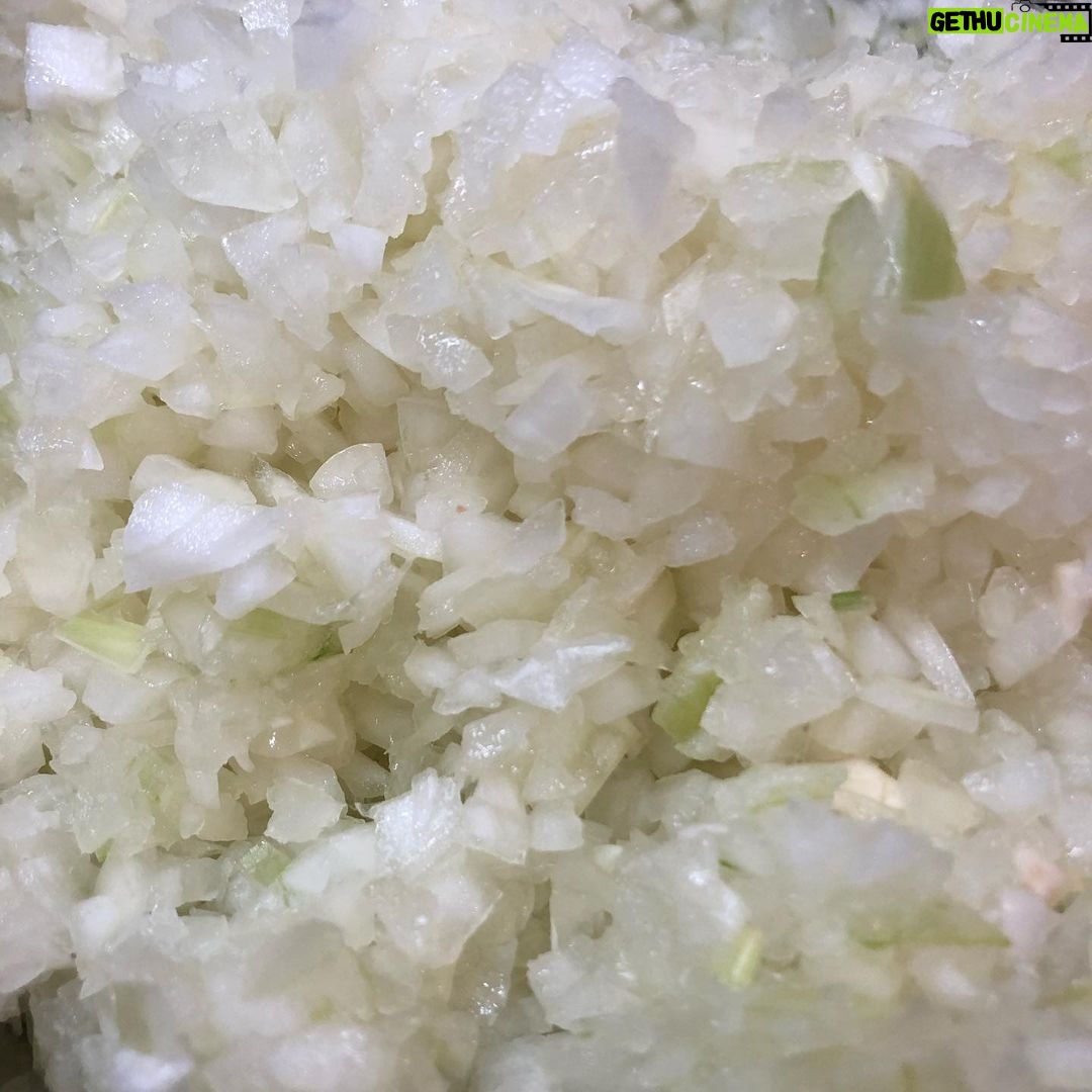 Issei Kobayashi Instagram - メリクリ!!! はじめての チキンスパイスカリー作り!!!